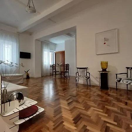 Piano 2 Lägenhet *